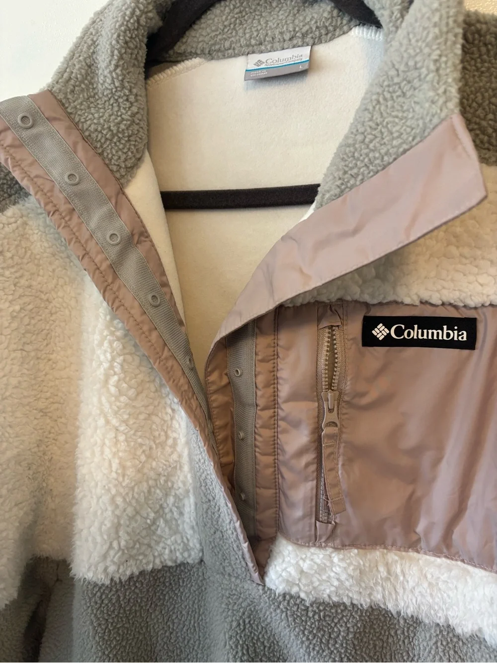 Columbia Sherpa Fleece Jacket in Gray & Cream